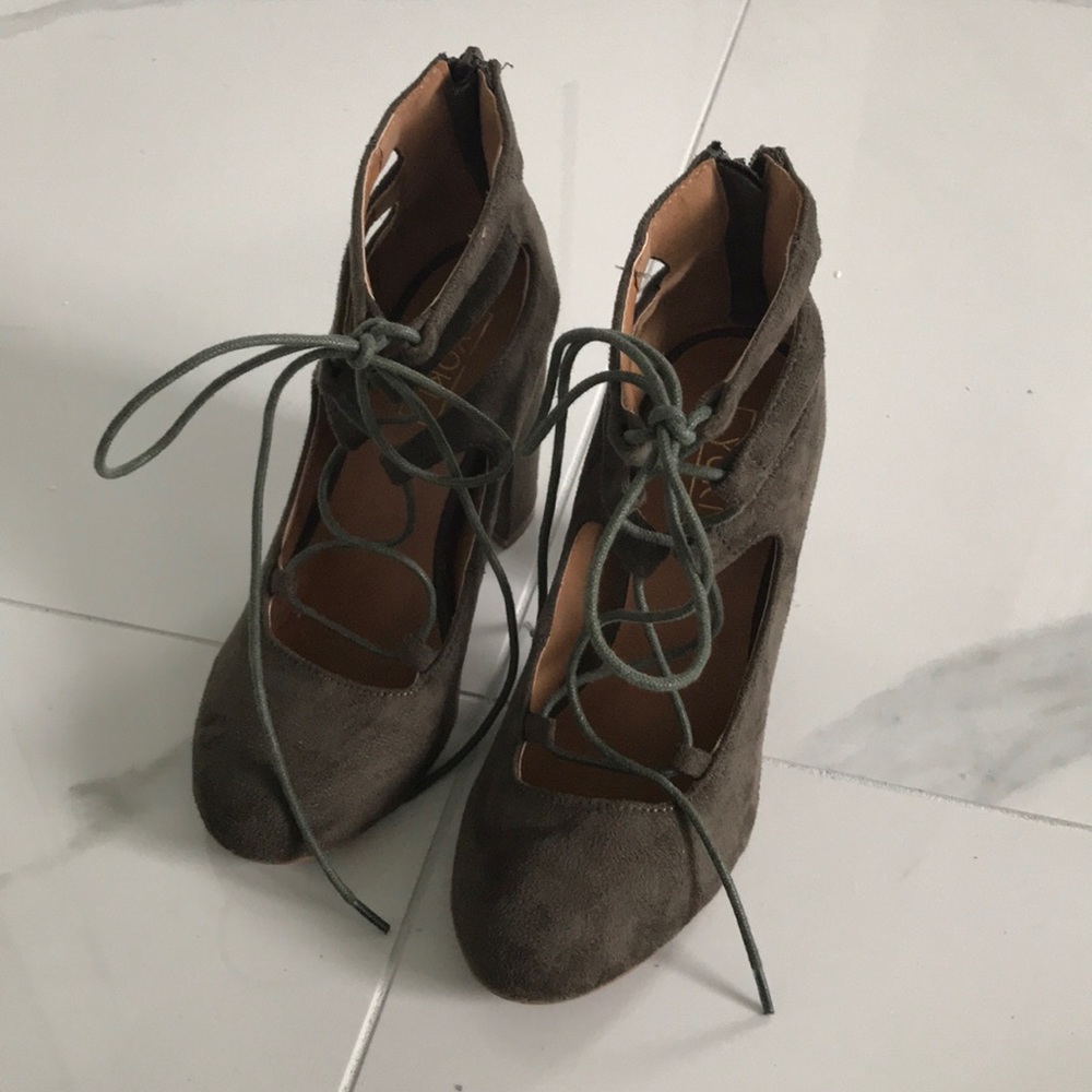 Army green lace up Yoki lace up heels